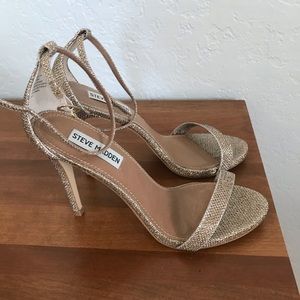 PRICE DROP💲💲💲Steven Madden Gold Fabric Heels